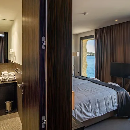 Bellevue Superior Hotel 4*