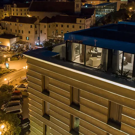 Bellevue Superior Hotel 4*