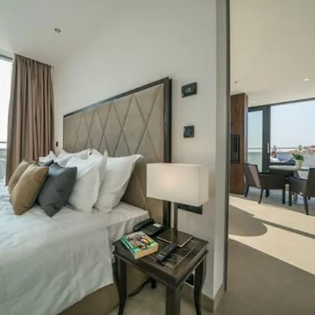 Bellevue Superior ホテル 4*