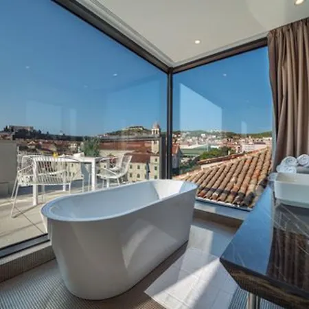 Bellevue Superior Hotel 4*