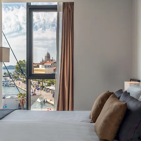 Bellevue Superior ホテル 4*