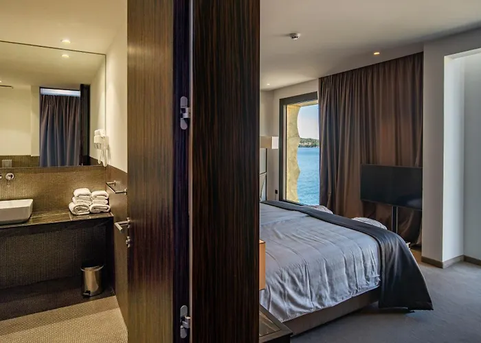 Bellevue Superior Hotel 4*