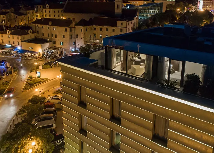 Bellevue Superior Hotel 4*