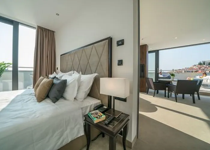 Bellevue Superior Hotel 4*