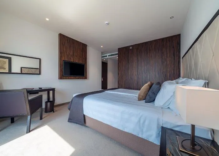 ホテル Bellevue Superior 4*