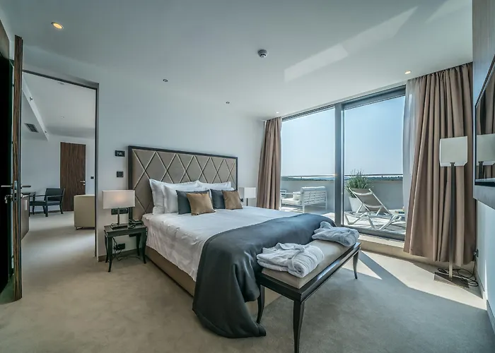 Bellevue Superior Hotel 4*