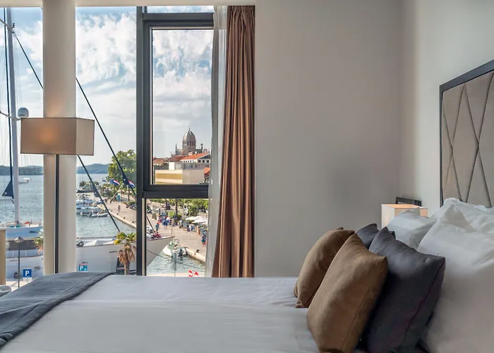 Bellevue Superior Hotel 4*